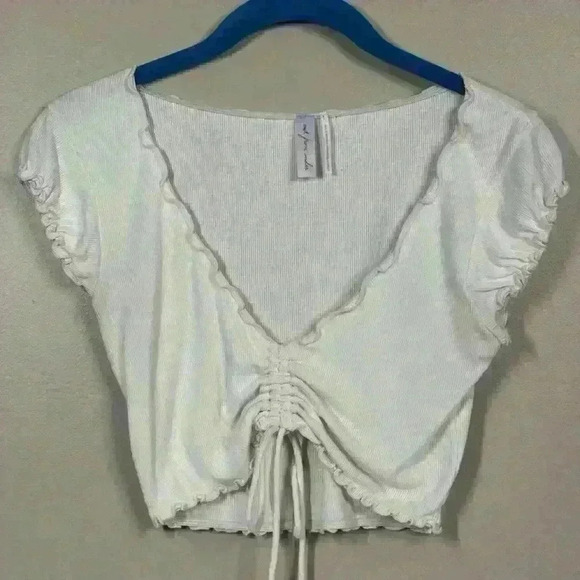 Urban Outfitters Out From Under white ribbed soft crop to ruffled size small - Picture 3 of 7